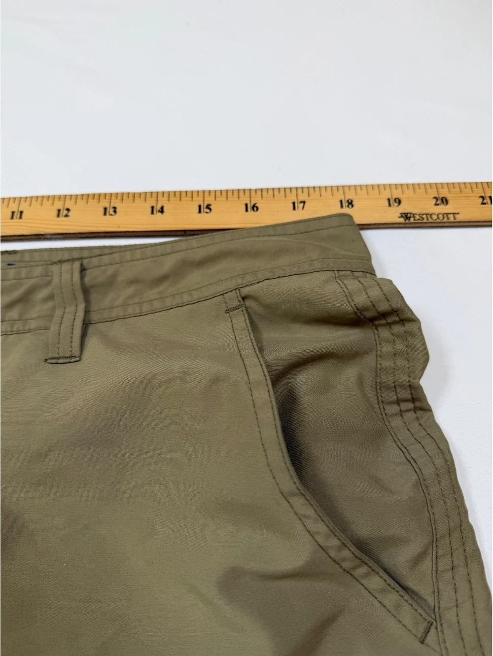 Magellan Outdoors khaki cargo shorts